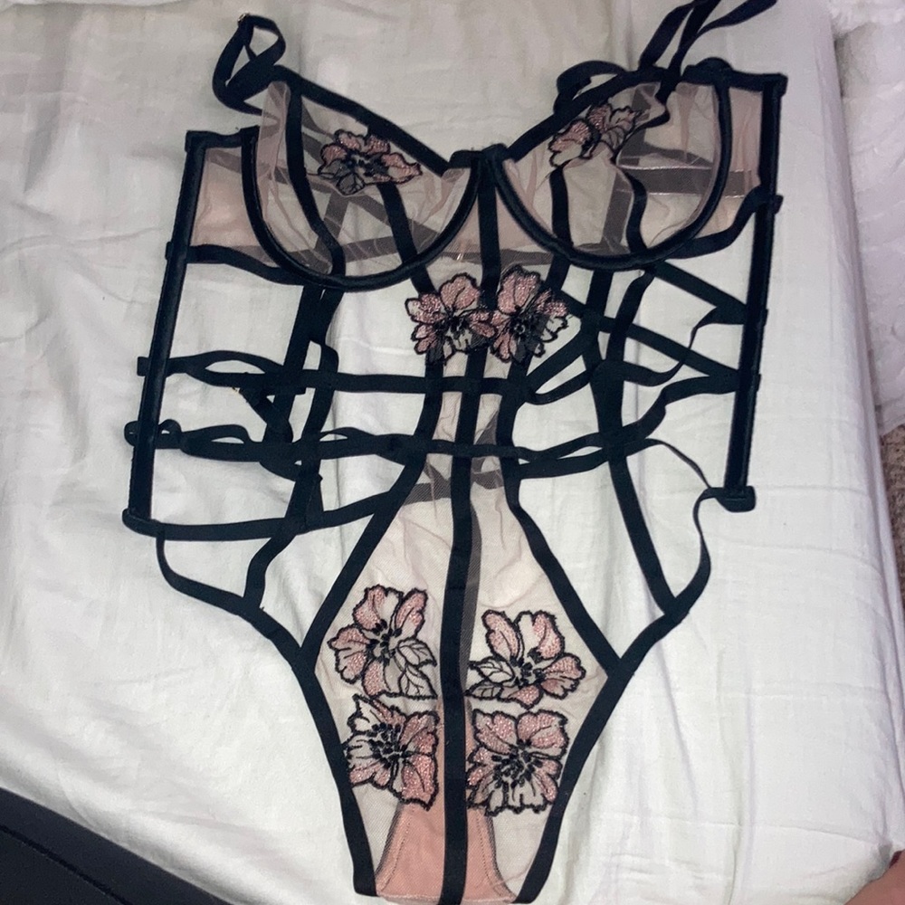 victoria secret lingerie set!